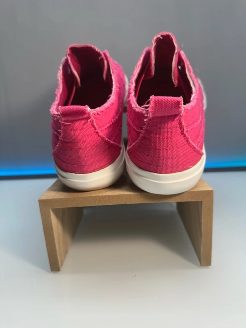 Corkys "Babalu" Hot Pink Slip-On Sneakers, size 9 (A04) - Picture 7 of 14
